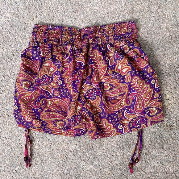 Paisley lightweight shorts - Picture 2 of 2